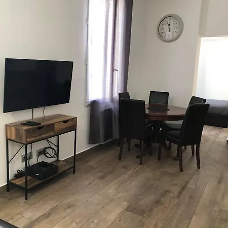 - - 6 Pers - 2 Ch Apartment